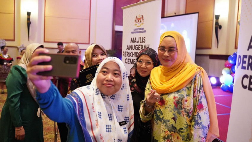 301661776_463187779179188_6727701460662351421_n