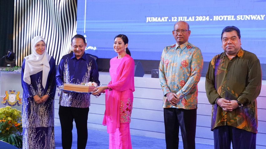 450951768_917055767125718_5907379405117879101_n