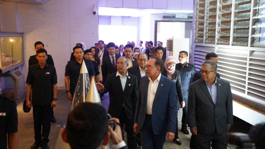 WhatsApp_Image_2025-02-17_at_221705