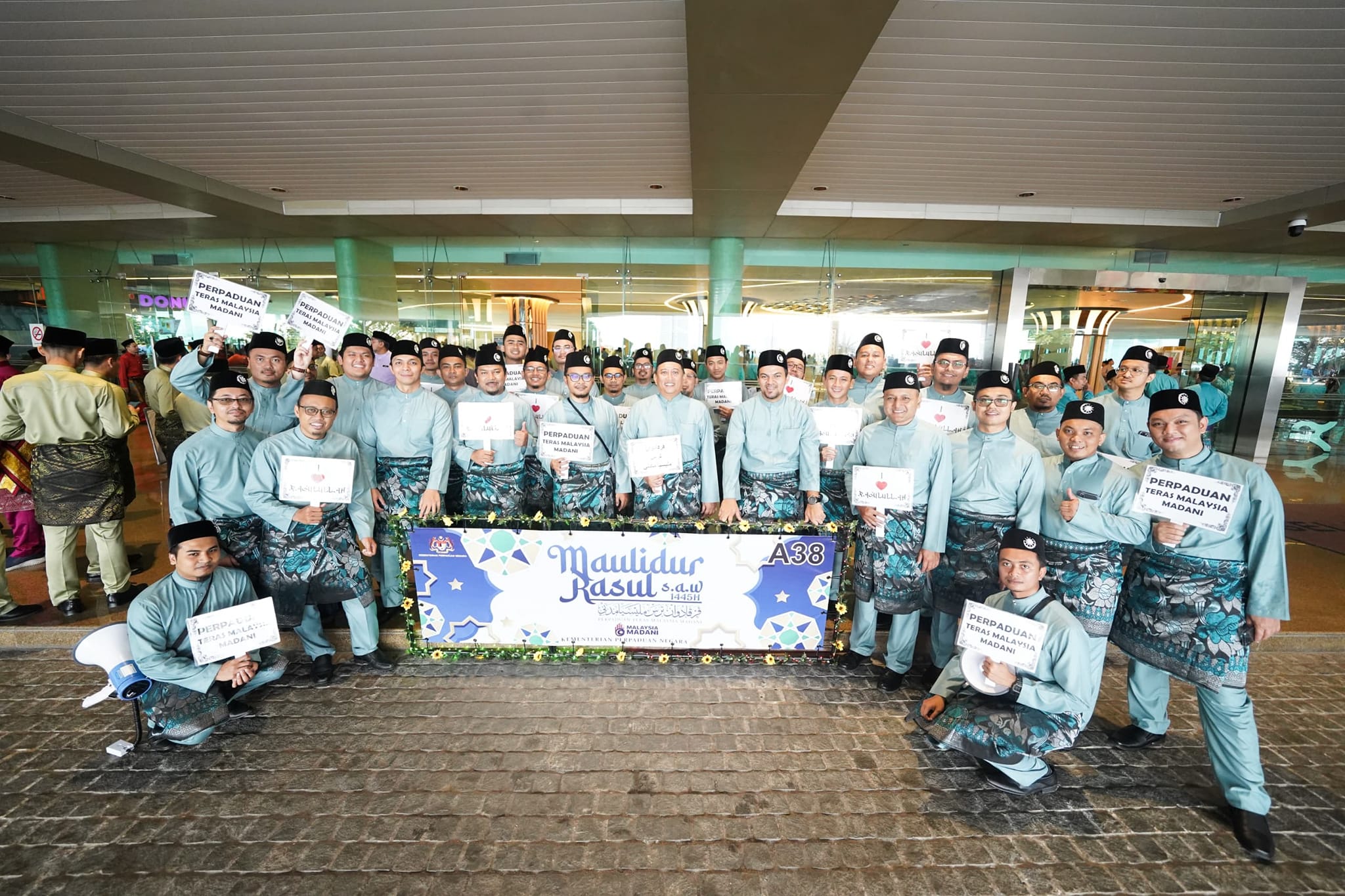 384122825 722243086606988 4678876591383322647 N