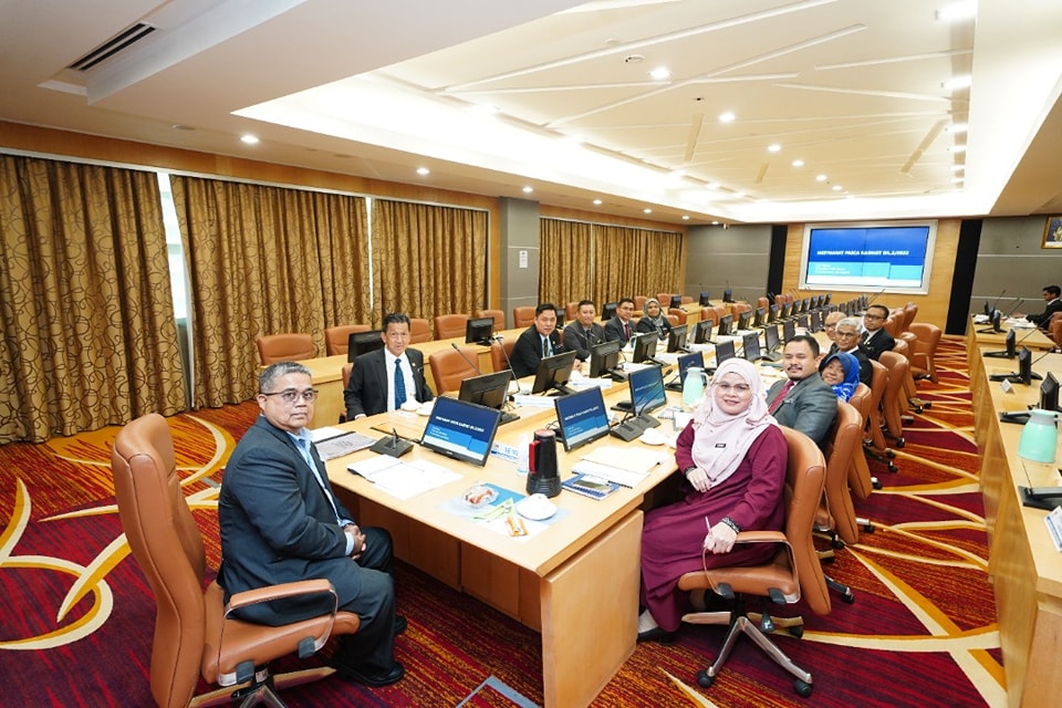 318344323 520119853485980 4320750684647632974 N