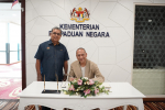 Kunjungan hormat daripada YBhg.Dato’ Seri Mohamed Nazri bin Abdul Aziz, Duta Besar Malaysia ke Amerika Syarikat kepada YB Datuk Aaron Ago Dagang, Menteri Perpaduan Negara.