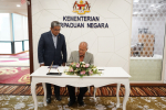 Kunjungan hormat Prof Adjung Mohd Khairuddin Md Tahir daripada UCSI kepada YB Datuk Aaron Ago Dagang, Menteri Perpaduan Negara